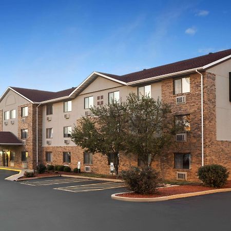 Мотель Super 8 By Wyndham Fairview Heights-St. Louis Экстерьер фото