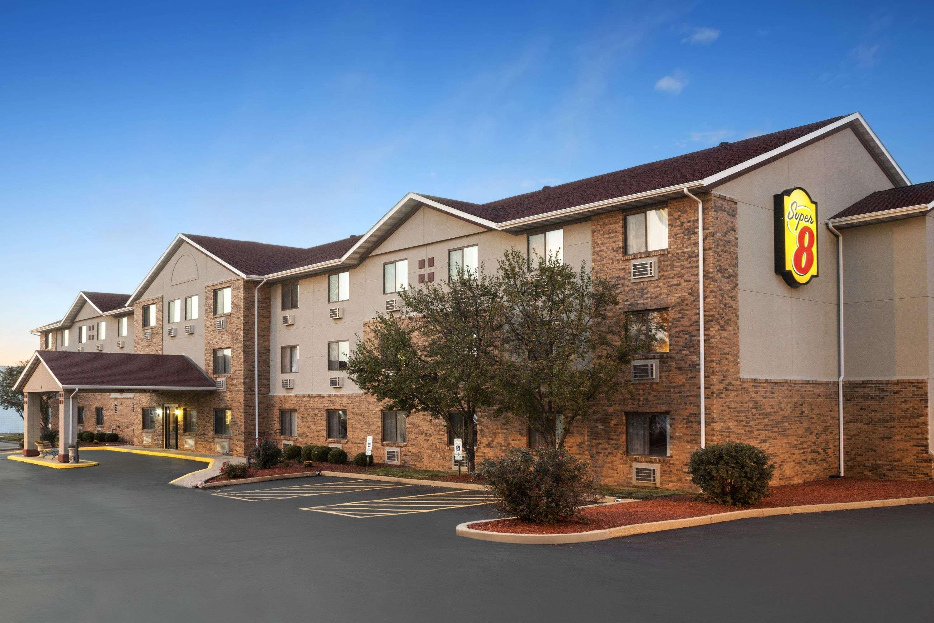 Мотель Super 8 By Wyndham Fairview Heights-St. Louis Экстерьер фото